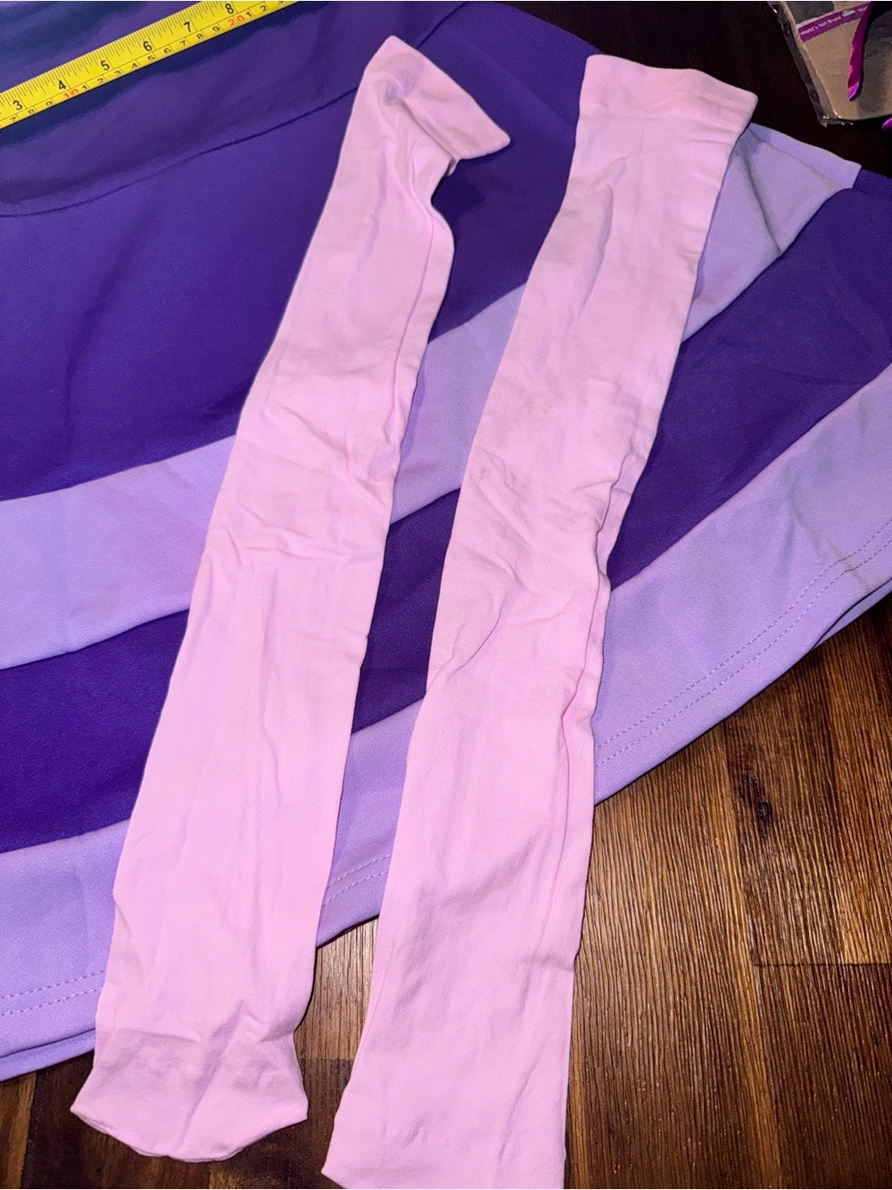 NWT - Daphne Scooby-Doo Girls Halloween Costume Set Size 7/8 Wig, dress, socks… - Picture 7 of 12